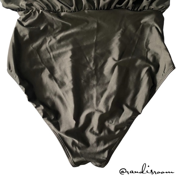 GUC SHEIN Women’s Elegant Black V-Neck Ruffled One-Piece Swim Dress SZ 2XL (16) - Picture 10 of 11